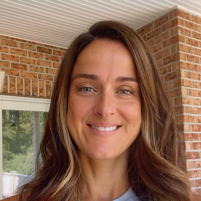 Dr. Julie Militello, board-certified internist (@oncallwith_drjulie)